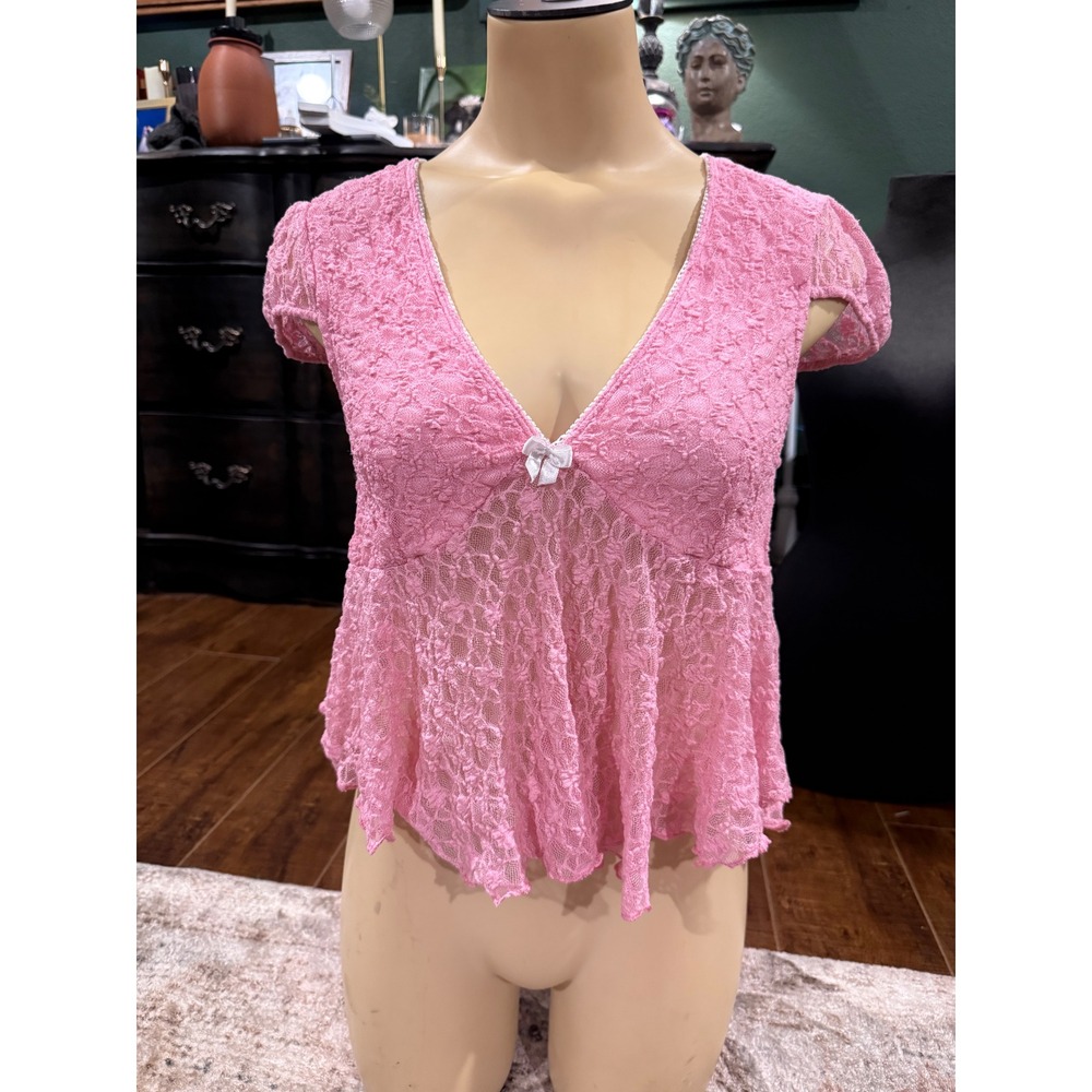 Love Tree Pink Floral Lace V-Neck babydoll
Top with Bow Accent Size M